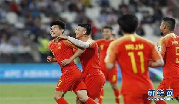 中国队3比0战胜菲律宾队 【亚洲杯】提前小组出线